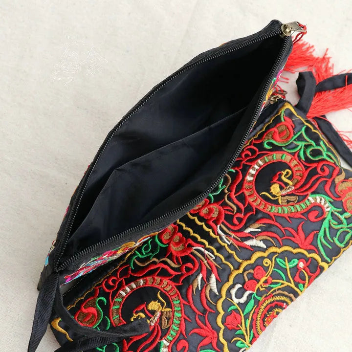 Women's Embroidered Clutch Bag