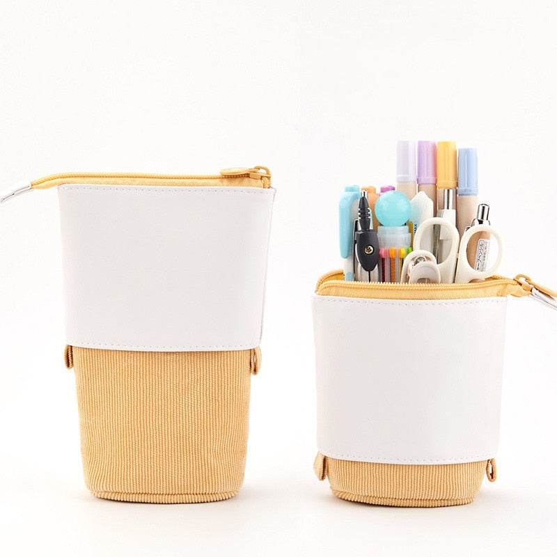 Retractable pencil/Pen Storage Bag.