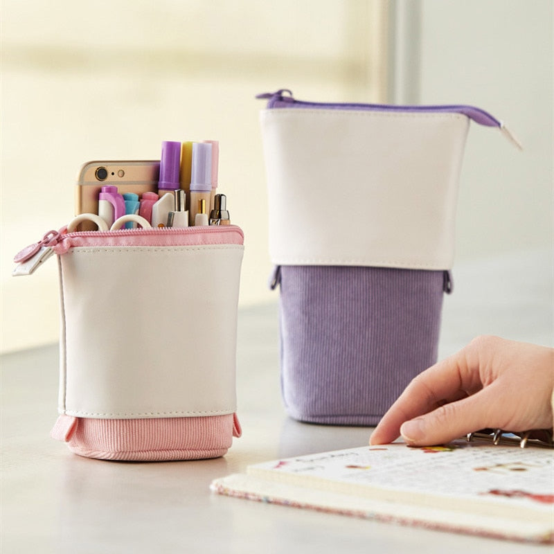 Retractable pencil/Pen Storage Bag.