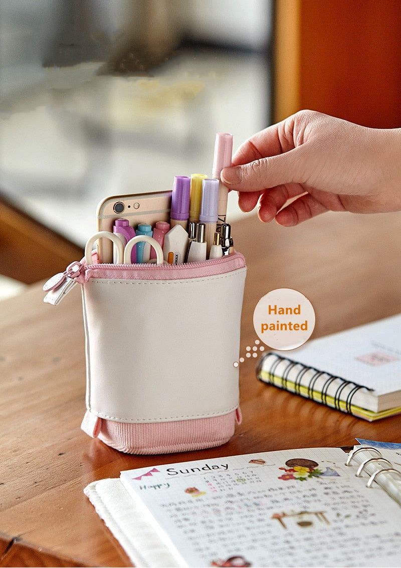 Retractable pencil/Pen Storage Bag.