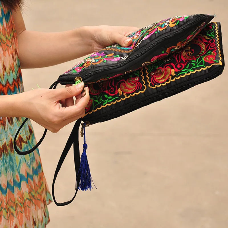 Women's Embroidered Clutch Bag