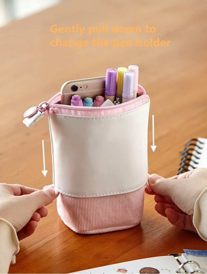 Retractable pencil/Pen Storage Bag.