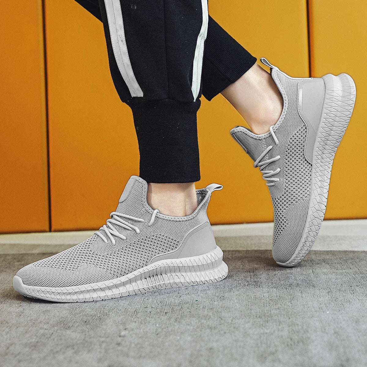 Men's Mesh Breathable Light Running Or Casual Shoes