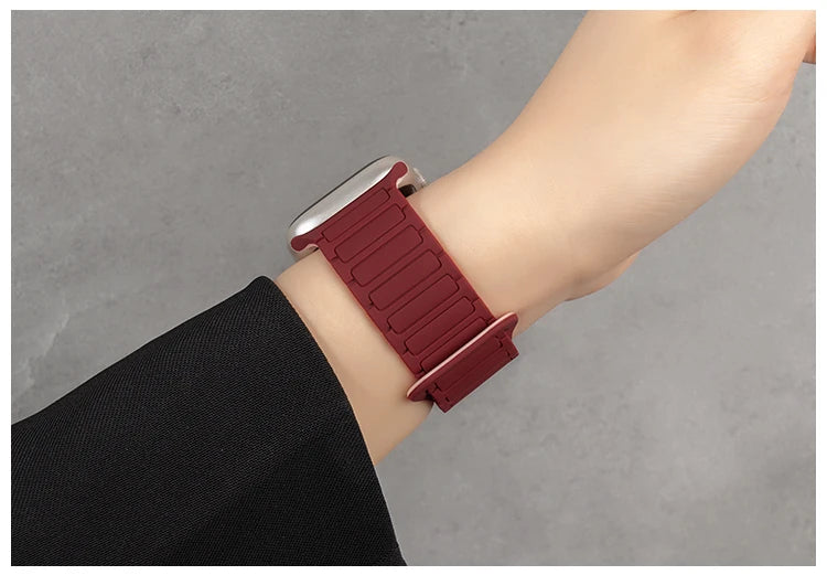 Silicone Magnetic Strap for Apple Watch 46mm 42mm 49mm 45mm 41mm 44mm 40mm Band For IWatch Ultra 2 Series 10 9 8 7 6 SE 5 4 3