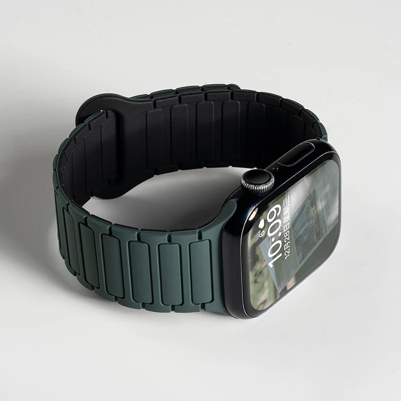 Silicone Magnetic Strap for Apple Watch 46mm 42mm 49mm 45mm 41mm 44mm 40mm Band For IWatch Ultra 2 Series 10 9 8 7 6 SE 5 4 3