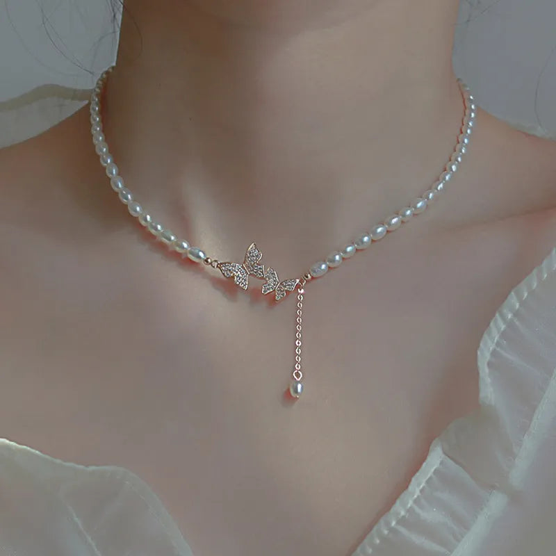 Women's Pearl Or Crystal Pendants/Chokers.
