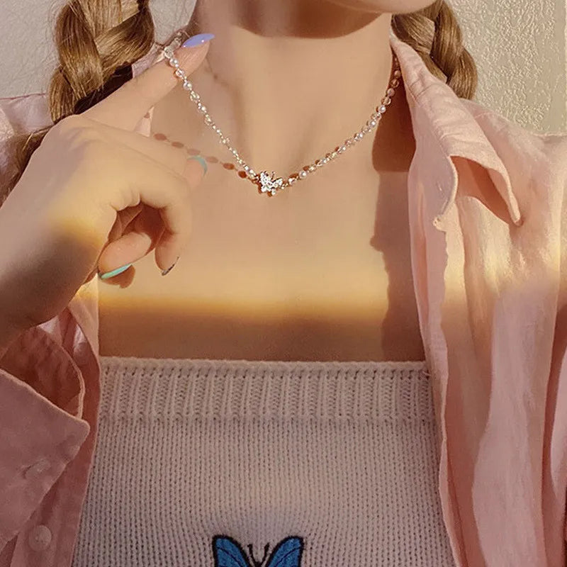 Women's Pearl Or Crystal Pendants/Chokers.