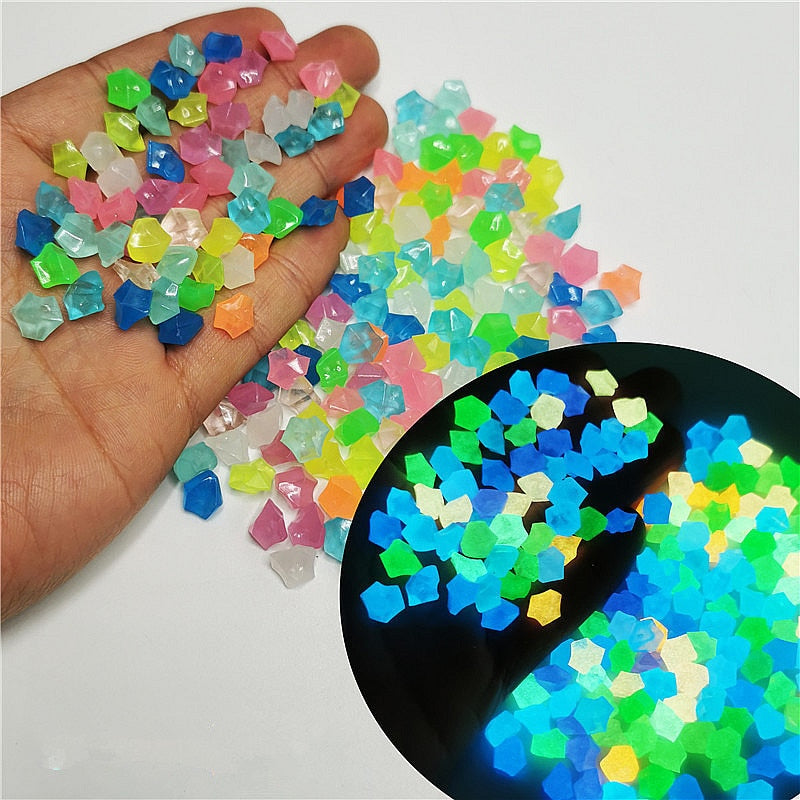 500 Or 1000Pcs Glow In The Dark Garden Pebbles. Crystal Rocks To Use in Your Fish Tank Or A Decorative Bowl.