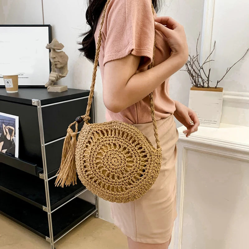 Women's Crossbody Straw Bag With Tassel