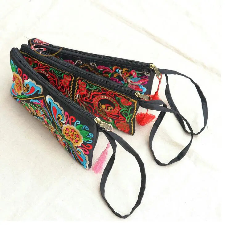 Women's Embroidered Clutch Bag