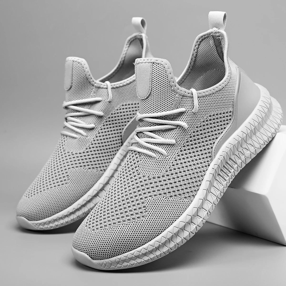 Men's Mesh Breathable Light Running Or Casual Shoes