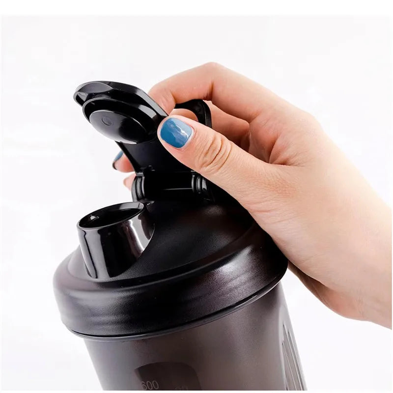 600ml Portable Protein Powder Shaker Bottle Leak Proof Water Bottle for Gym Fitness Training Sport Shaker Mixing Cup with Scale