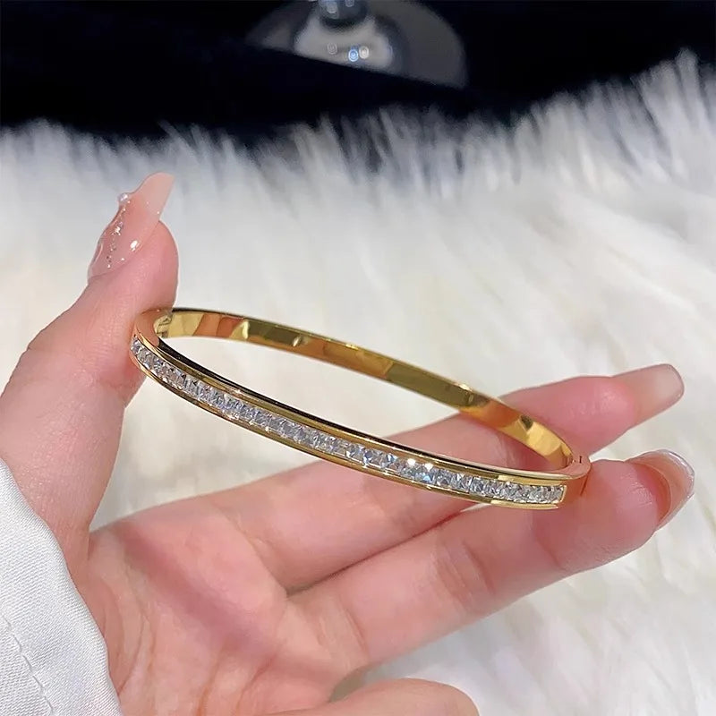 Htpwe  Women's Stainless Steel/18k Gold Plated Zirconium Shell Bracelet