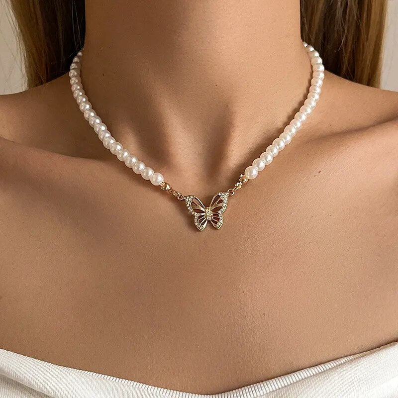 Women's Pearl Or Crystal Pendants/Chokers.
