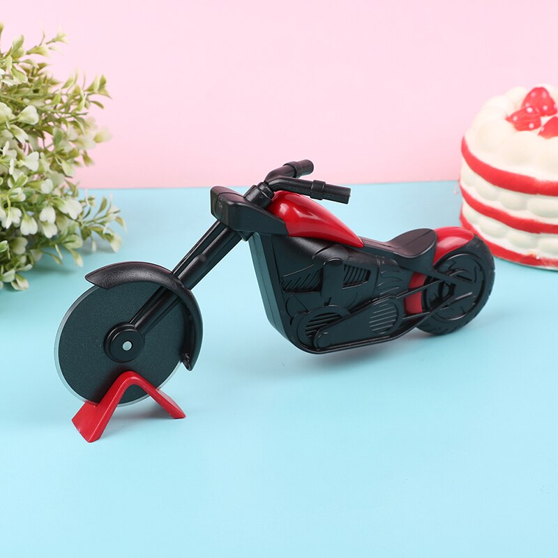 Stainless steel motorcycle pizza cutter