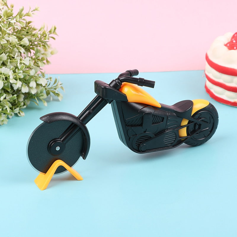 Stainless steel motorcycle pizza cutter