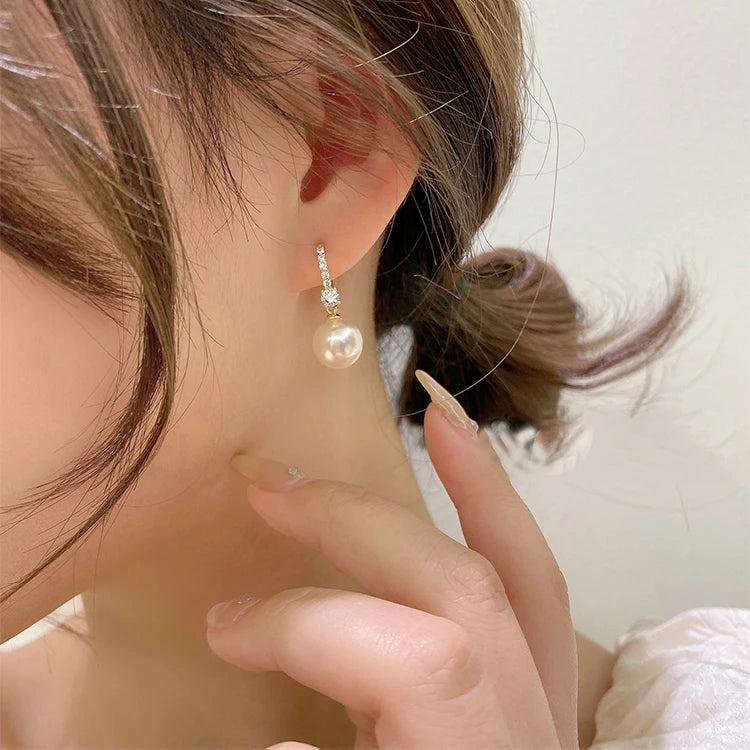 Lady's Elegant Pearl Pendant Earrings