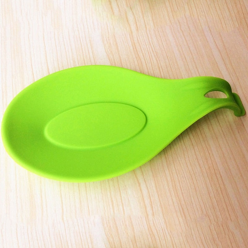 Multi heat resistant silicone mat for kitchen accessories.