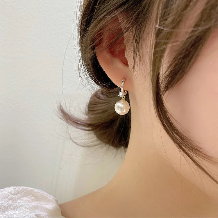 Lady's Elegant Pearl Pendant Earrings