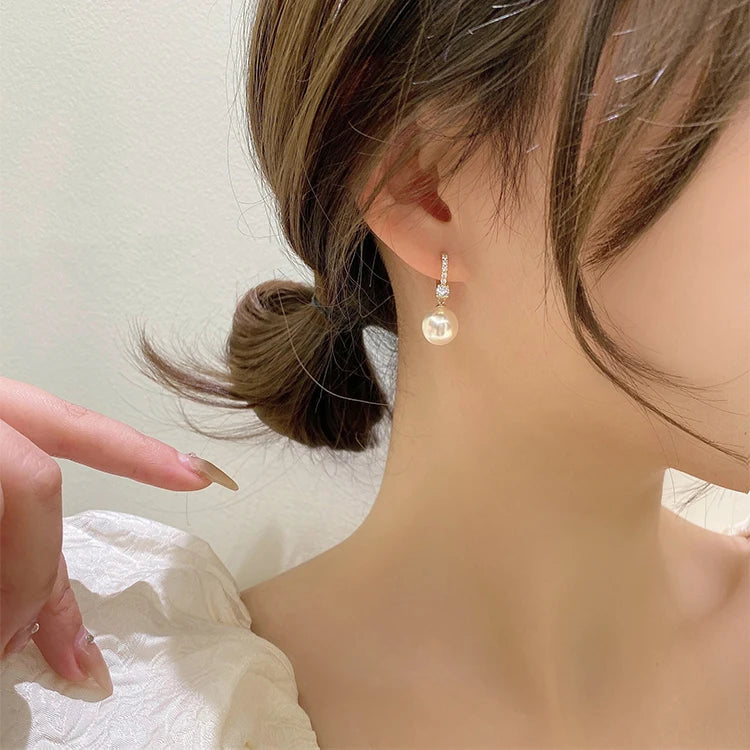 Lady's Elegant Pearl Pendant Earrings