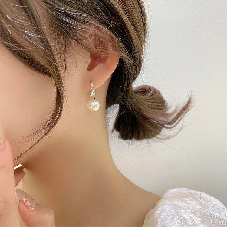 Lady's Elegant Pearl Pendant Earrings