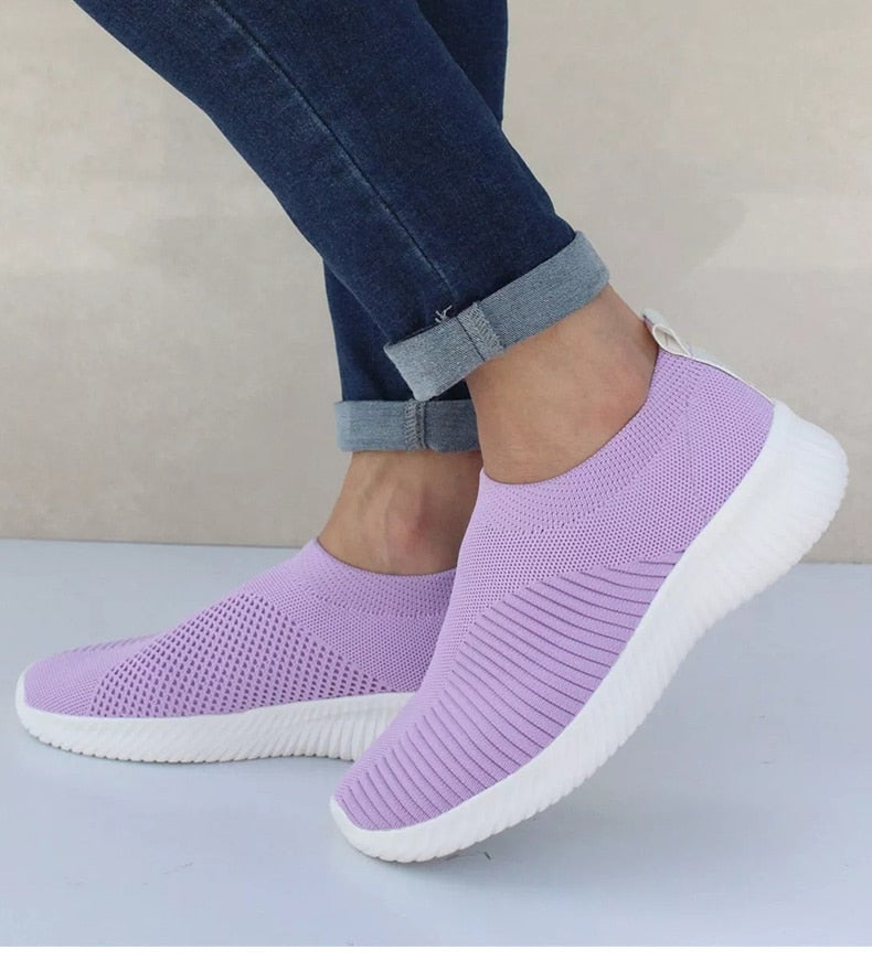 Women's Lightweight Casual Flat Slip on Sneakers.