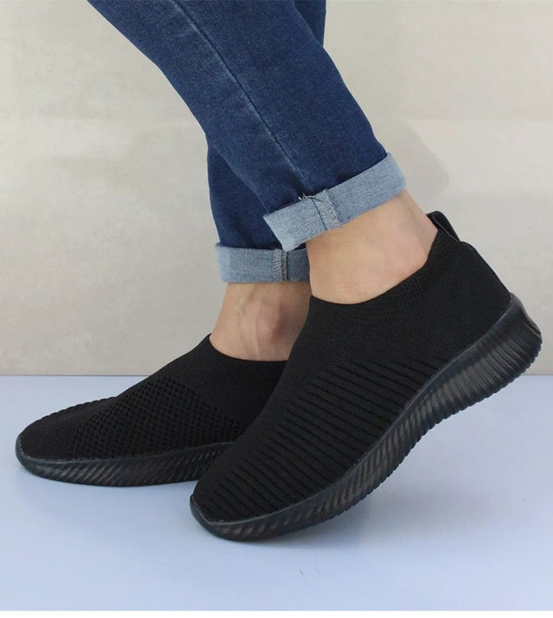 Women's Lightweight Casual Flat Slip on Sneakers.