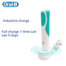 Oral B 3D Whiten Electric Adult Toothbrush With Gift Brush Heads.