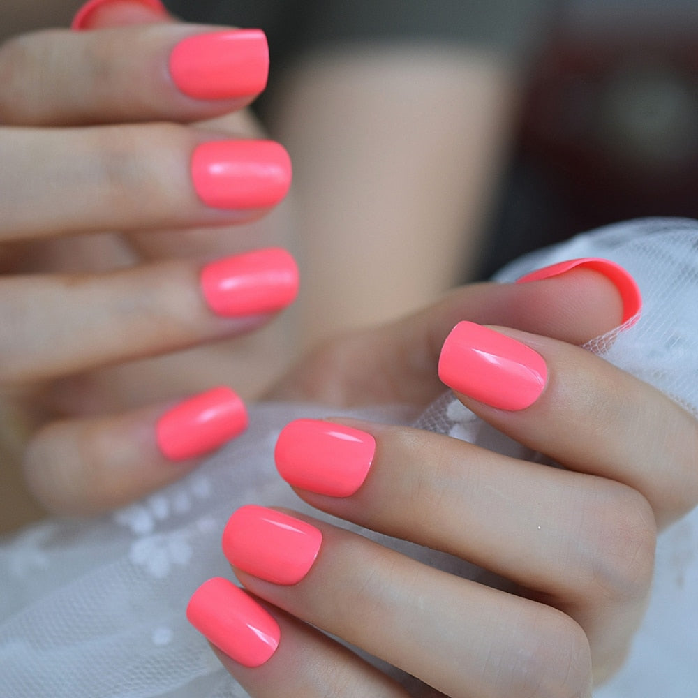 Adhesive Artificial Fingernails.