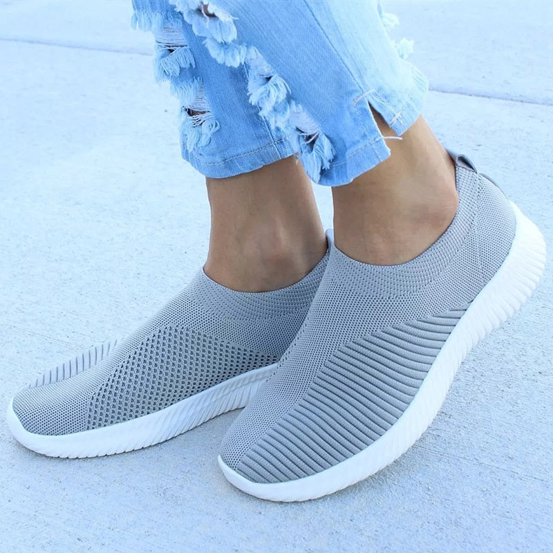 Women's Lightweight Casual Flat Slip on Sneakers.