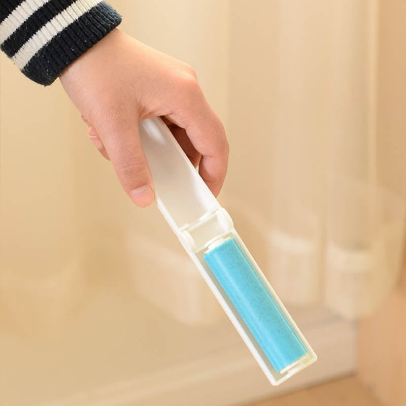 1Pcs Mini Foldable/Washable Sticky Lint Roller.