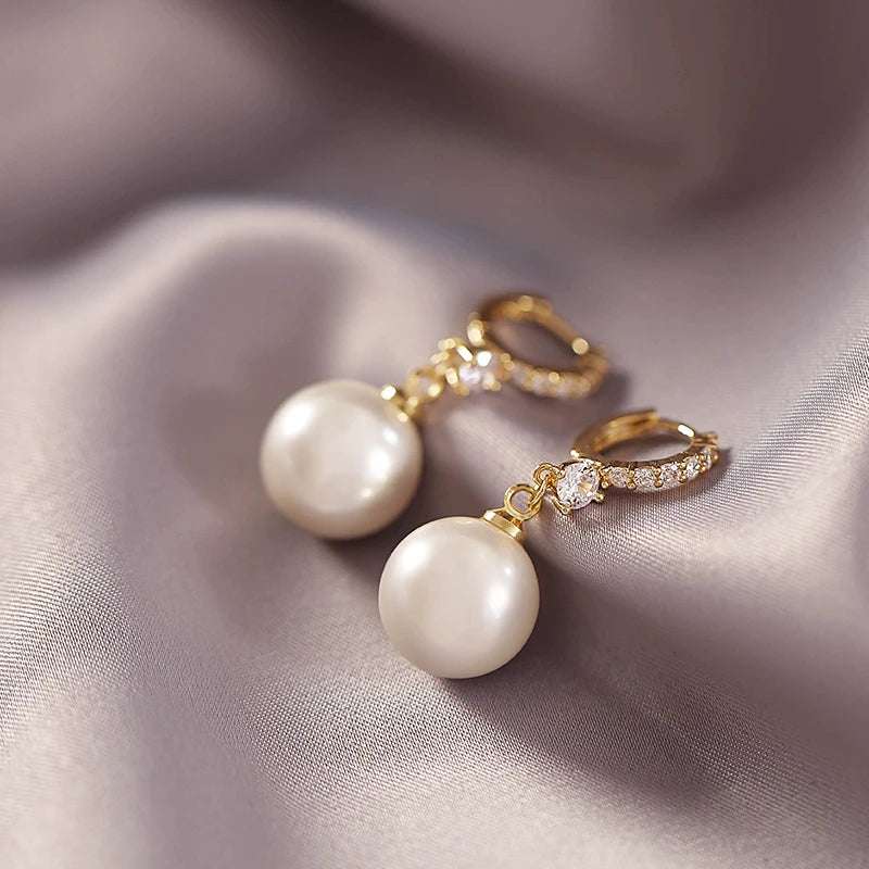 Lady's Elegant Pearl Pendant Earrings