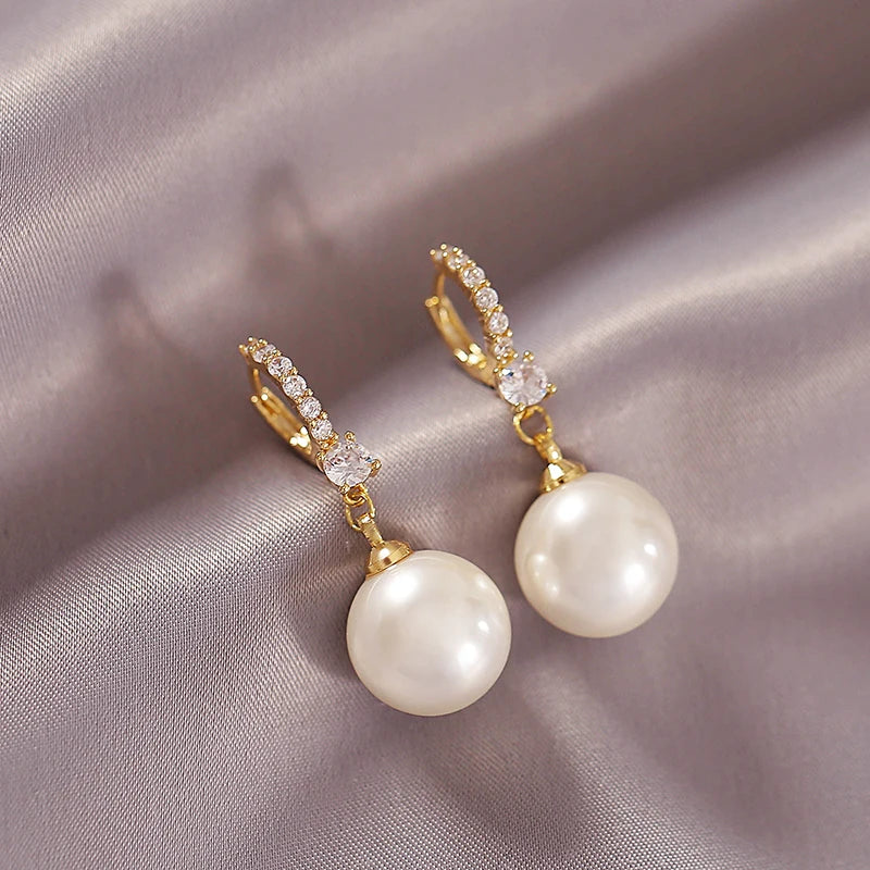 Lady's Elegant Pearl Pendant Earrings