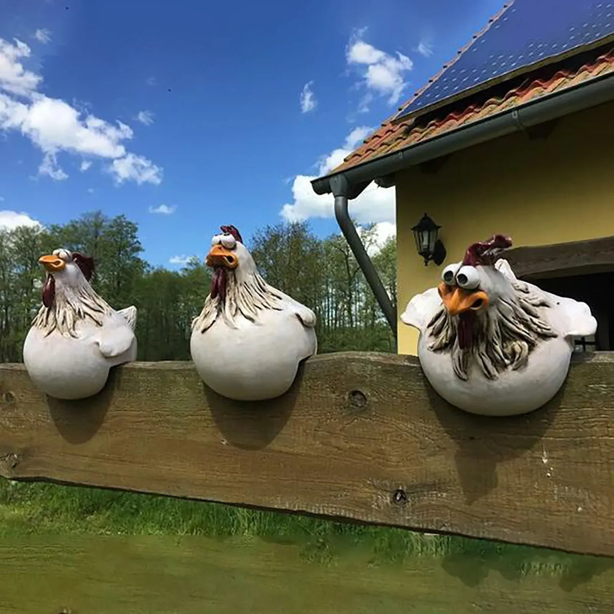 Resin Chicken Fence Decor