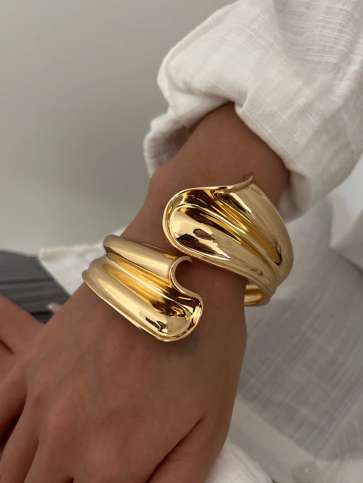 DIEZI Metal Gold Color Leaves Bangle
