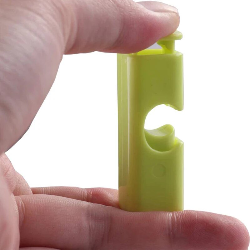 Reusable Plastic Sealing Bag Clips.