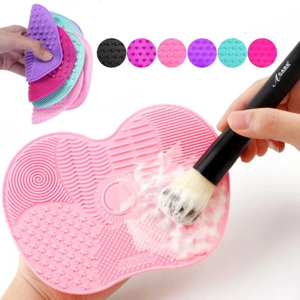 Silicone Pad with Suction Cups For Cleaning Makeup Brushes.