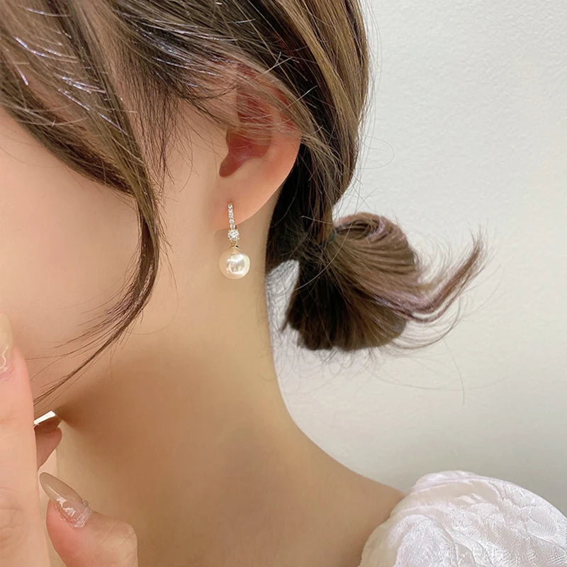 Lady's Elegant Pearl Pendant Earrings