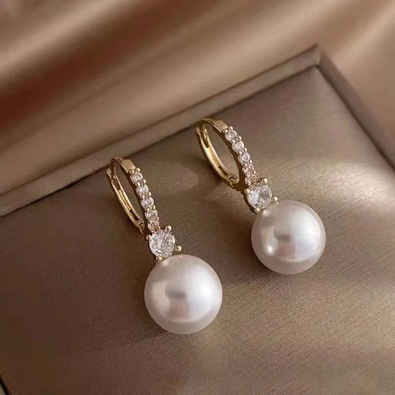 Lady's Elegant Pearl Pendant Earrings