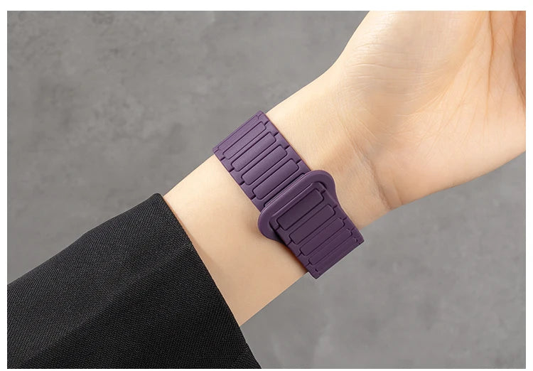 Silicone Magnetic  Strap for Apple Watch 46mm 42mm 49mm 45mm 41mm 44mm 40mm Band For IWatch Ultra 2 Series 10 9 8 7 6 SE 5 4 3