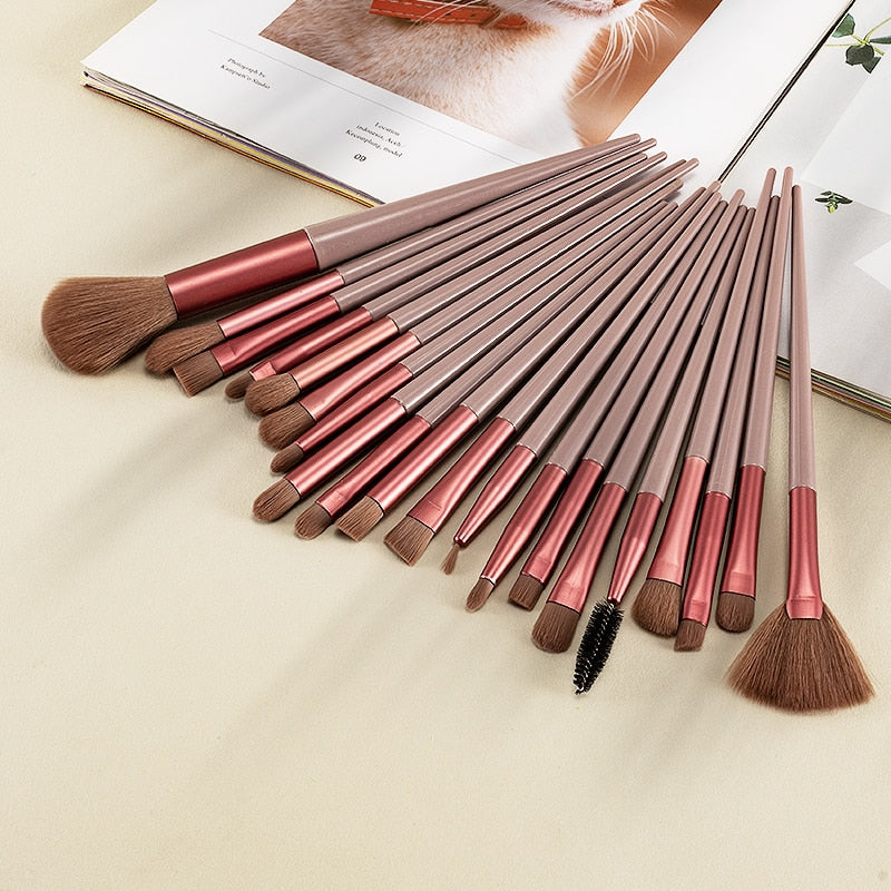 KOSMETYKI  8-20Pcs Cosmetic Powder Brushes.