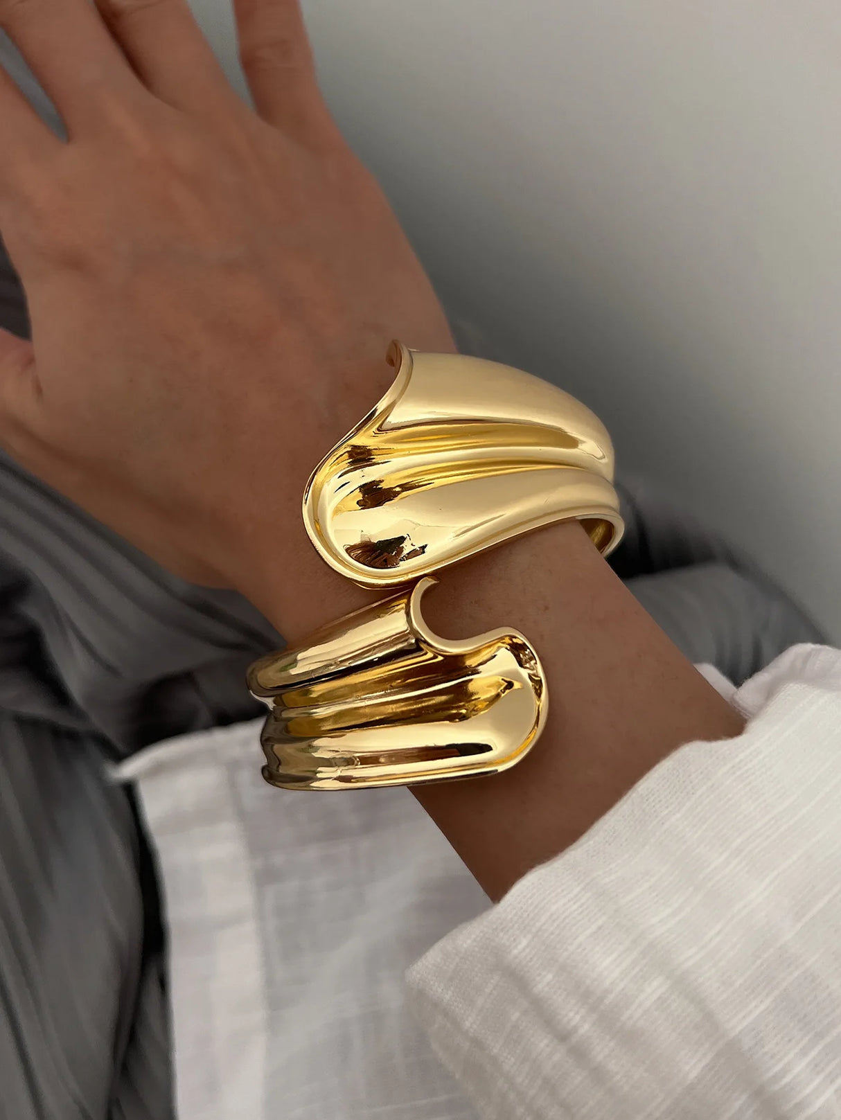 DIEZI Metal Gold Color Leaves Bangle
