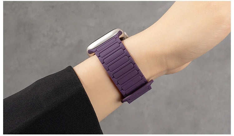 Silicone Magnetic  Strap for Apple Watch 46mm 42mm 49mm 45mm 41mm 44mm 40mm Band For IWatch Ultra 2 Series 10 9 8 7 6 SE 5 4 3