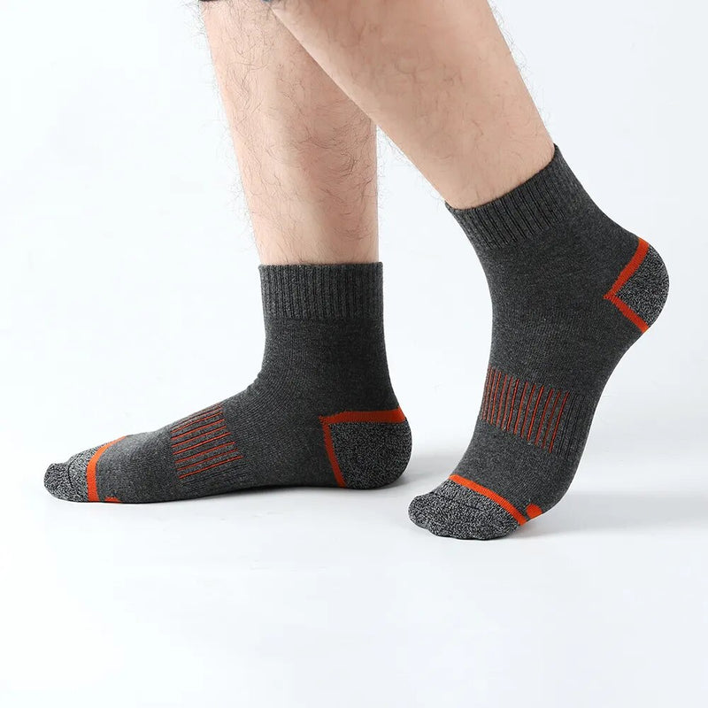 5 Pairs Of High Quality Men's Casual Cotton Breathable Socks Size 38-45..