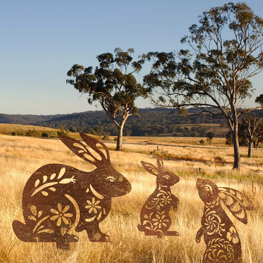 Outdoor Rustic Metal Garden Rabbit