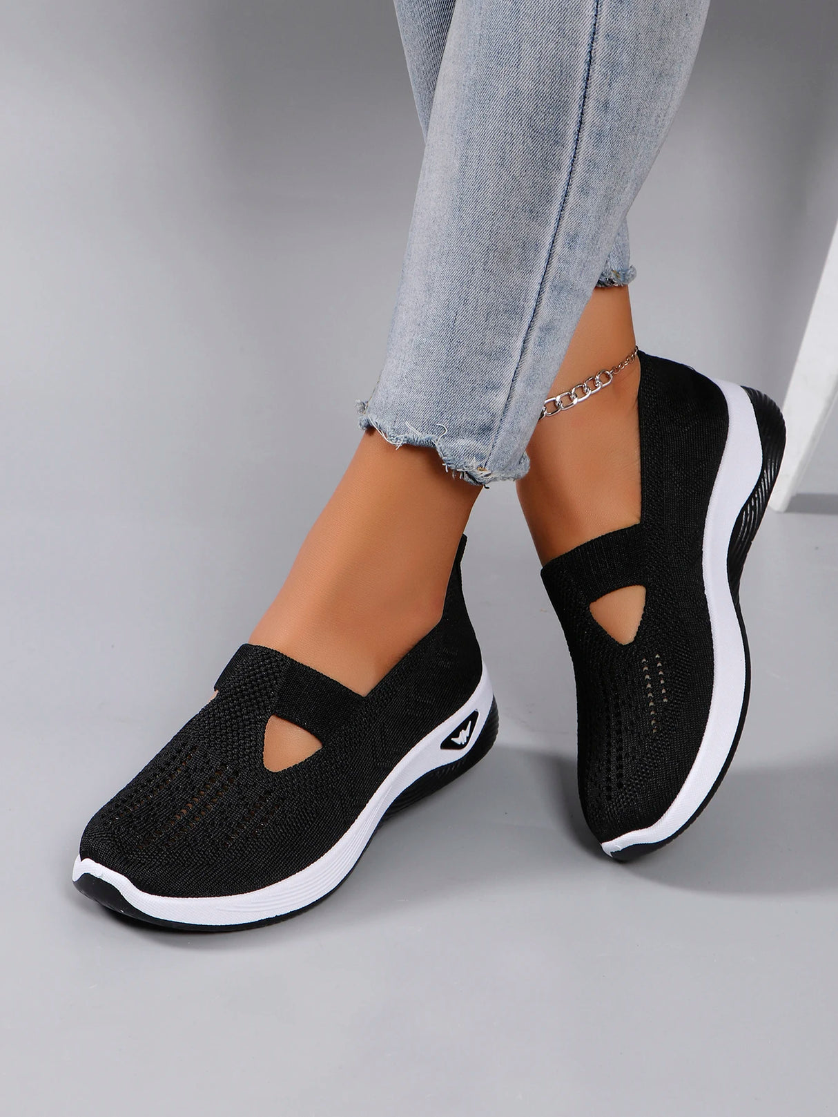 Women's Breathable, Lightweight, Non-slip Casual Shoe