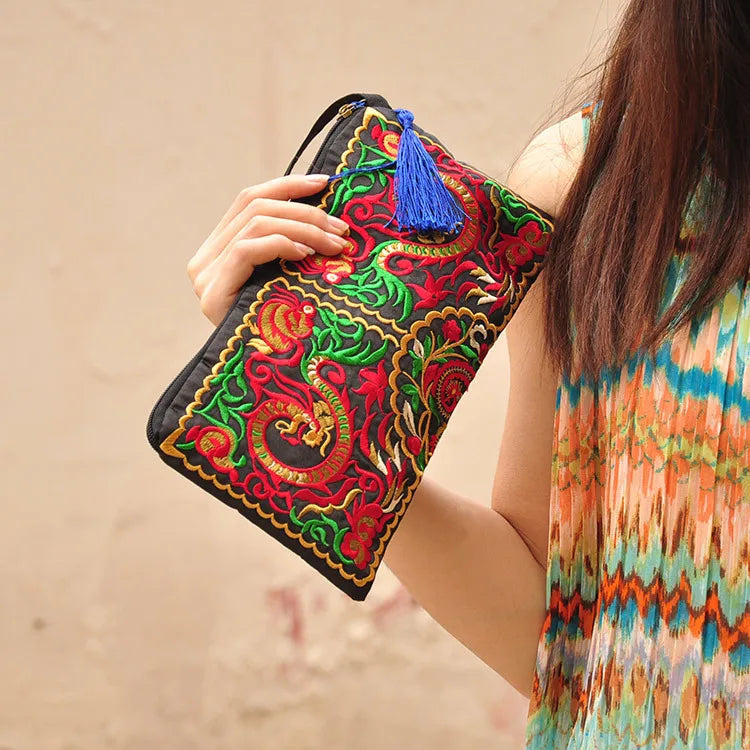 Women's Embroidered Clutch Bag