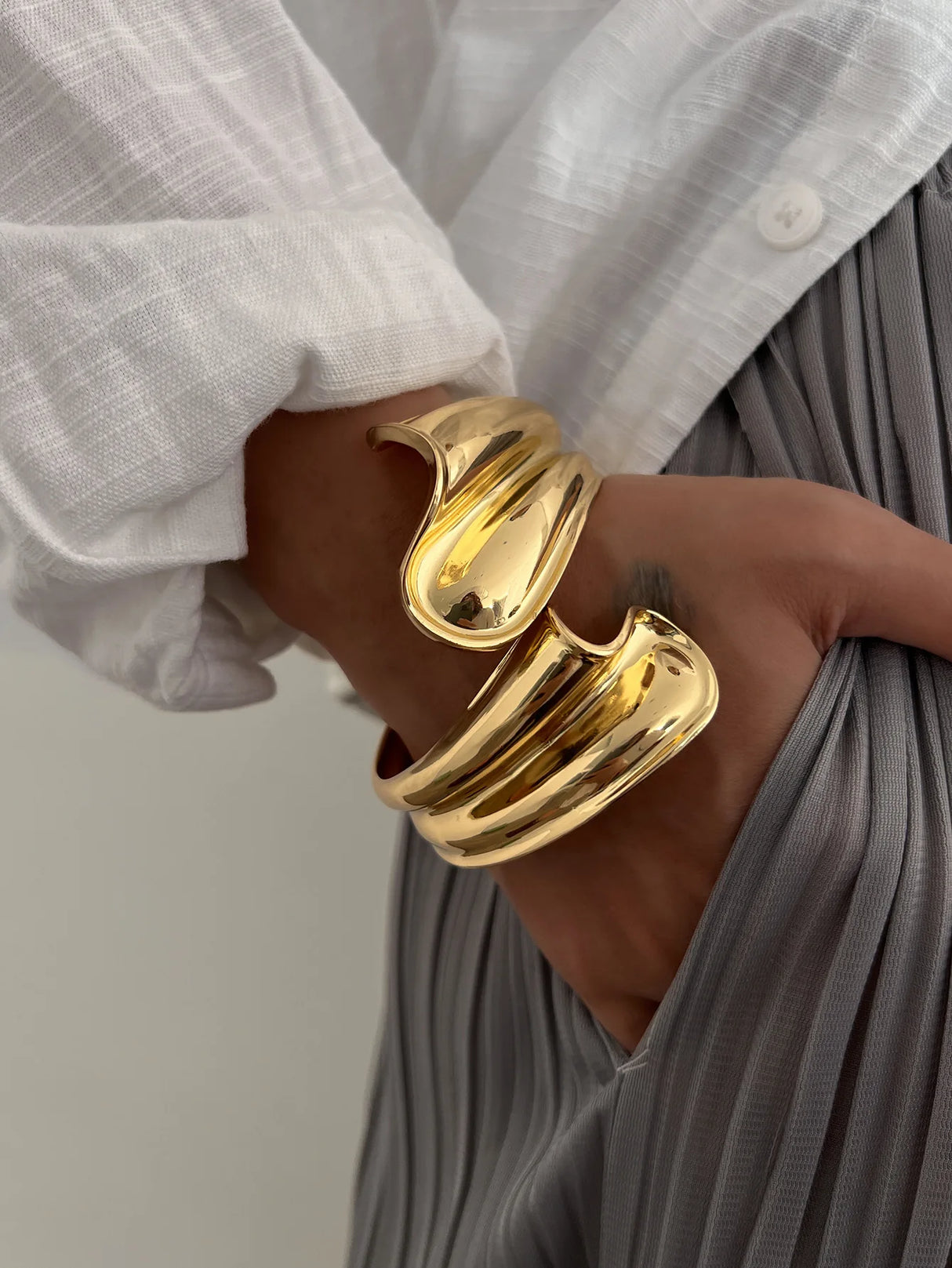 DIEZI Metal Gold Color Leaves Bangle