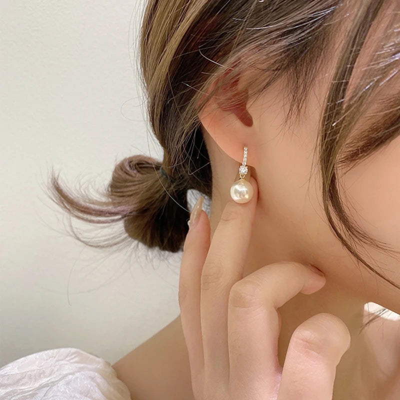 Lady's Elegant Pearl Pendant Earrings