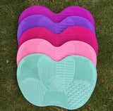 Silicone Pad with Suction Cups For Cleaning Makeup Brushes.